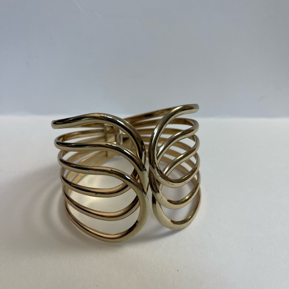 Stunning gold cuff bracelet